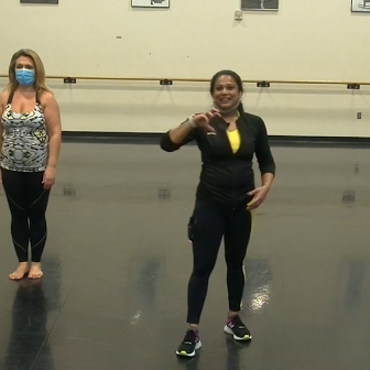 Sarika demonstrates Bollywood with a guest